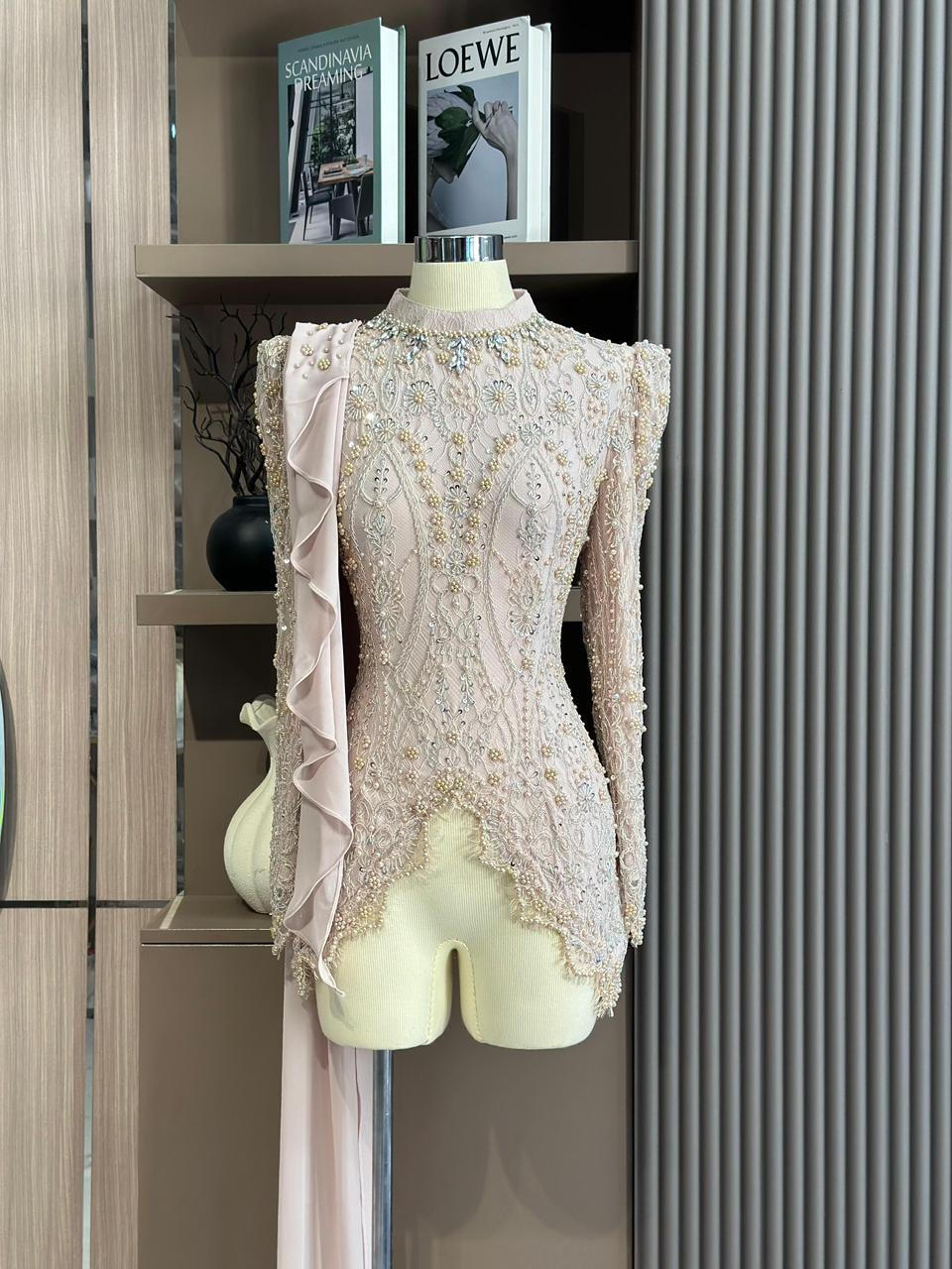 LUNA | Rp.365.000 | Suitetable for hijab | LD : 110-120 bisa resize | Color : Cream | Include : Rok Songket dan Hijab