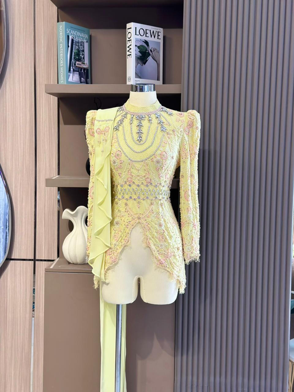 PERMATA YELLOW | Rp. 350.000 | Suitetable for hijab | LD : 100-110 bisa resize | Color : Softyellow | Include : Rok Songket dan Hijab