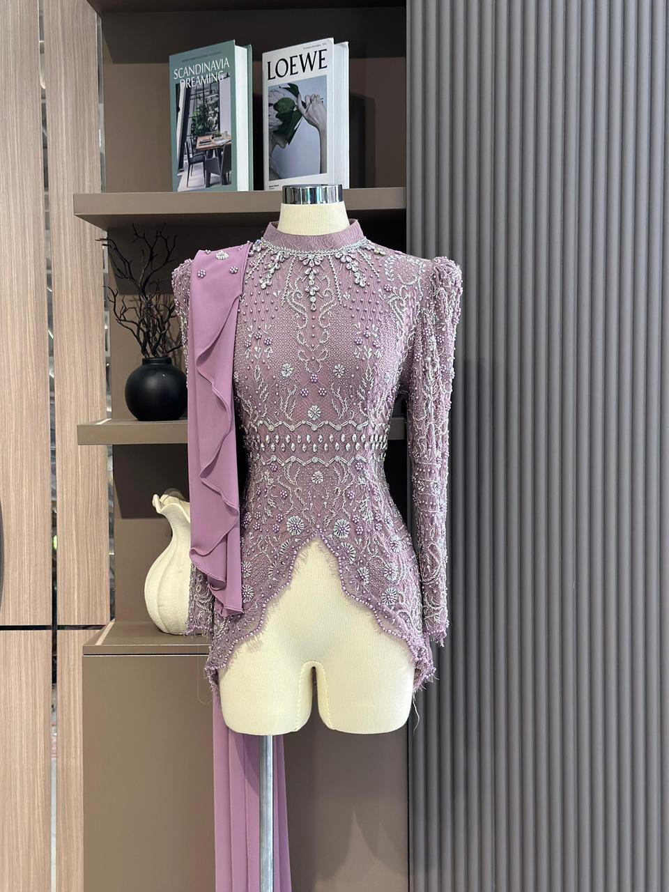 ZAFIRA | Rp.345.000 | Suitetable for hijab | LD : 100-110 bisa resize | Color : Mauve | Include : Rok Songket dan Hijab