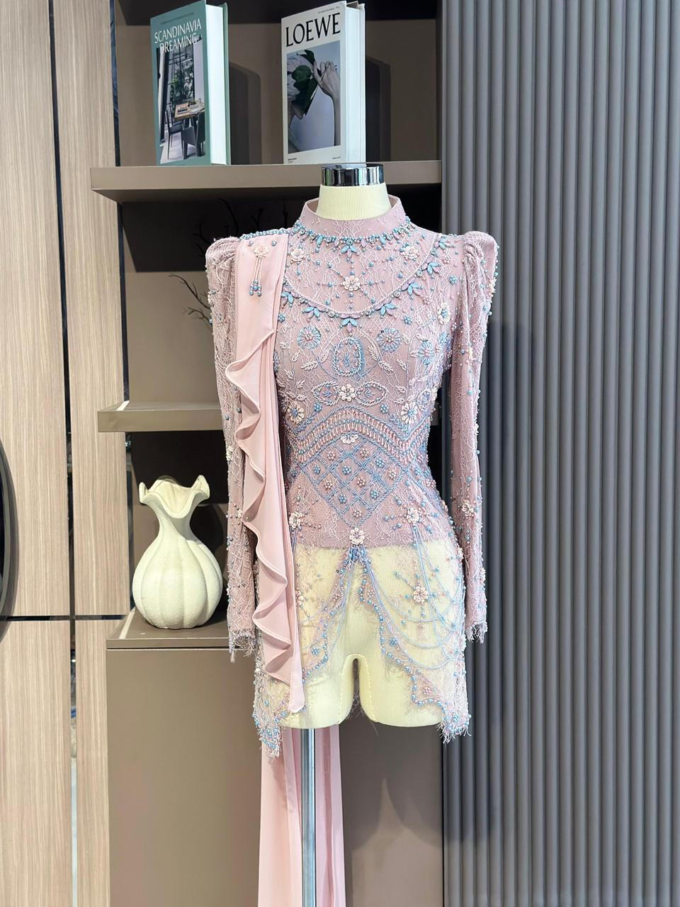 SERUNI PINK | Rp. 365.000 | Suitetable for hijab | LD : 100-110 bisa resize | Color : soft pink | Include : Rok Songket dan Hijab