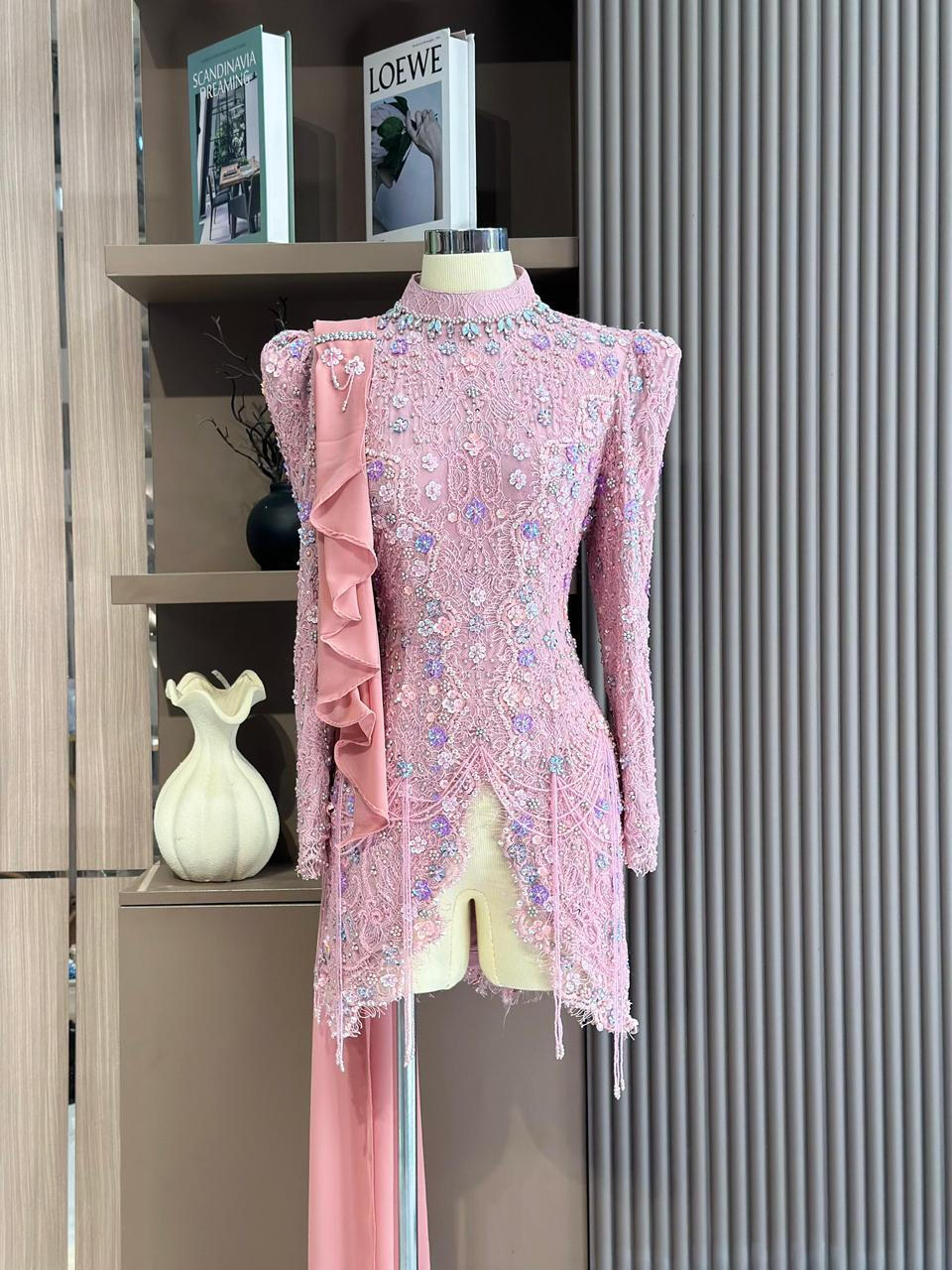 ROSE PINK | Rp. 385.000 | Suitetable for hijab | LD : 110-115 bisa resize | Color : Pink peach | Include : Rok Songket dan Hijab