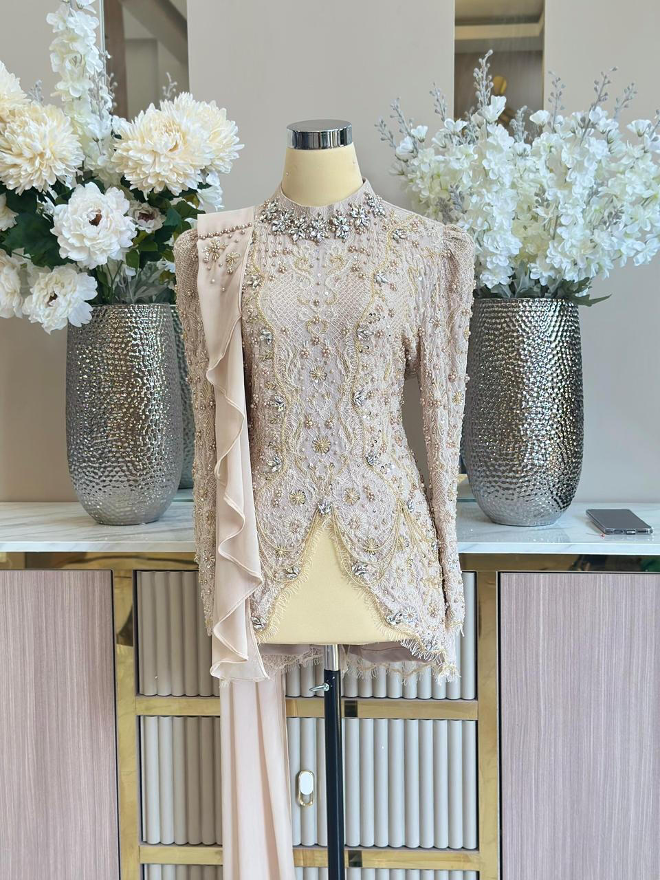 MITHA | Rp. 345.000 | Suitetable for hijab | LD 100-110 bisa resize | Color : Cream | Include : Rok Songket dan Hijab