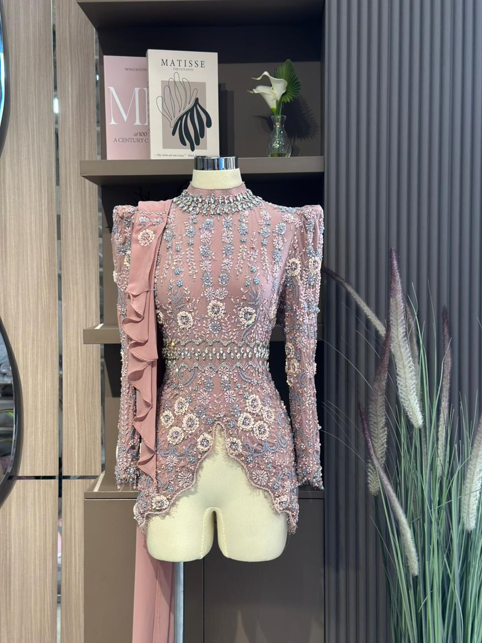 HELENA | Rp.385.000 | Suitetable for hijab | LD : 100-110 bisa resize | Color : Softpink | Include : Rok Songket dan Hijab