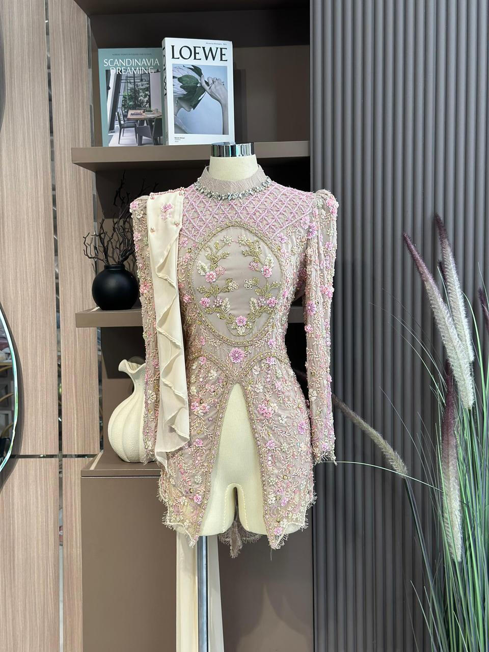 ROSELINA | Rp.385.000 | Suitetable for hijab | LD : 100-110 bisa resize | Color : Cream | Include : Rok Songket dan Hijab